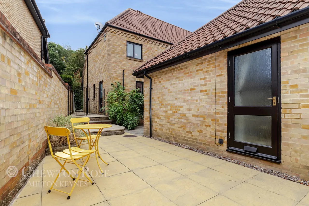 Redland Drive, Loughton, photo 43