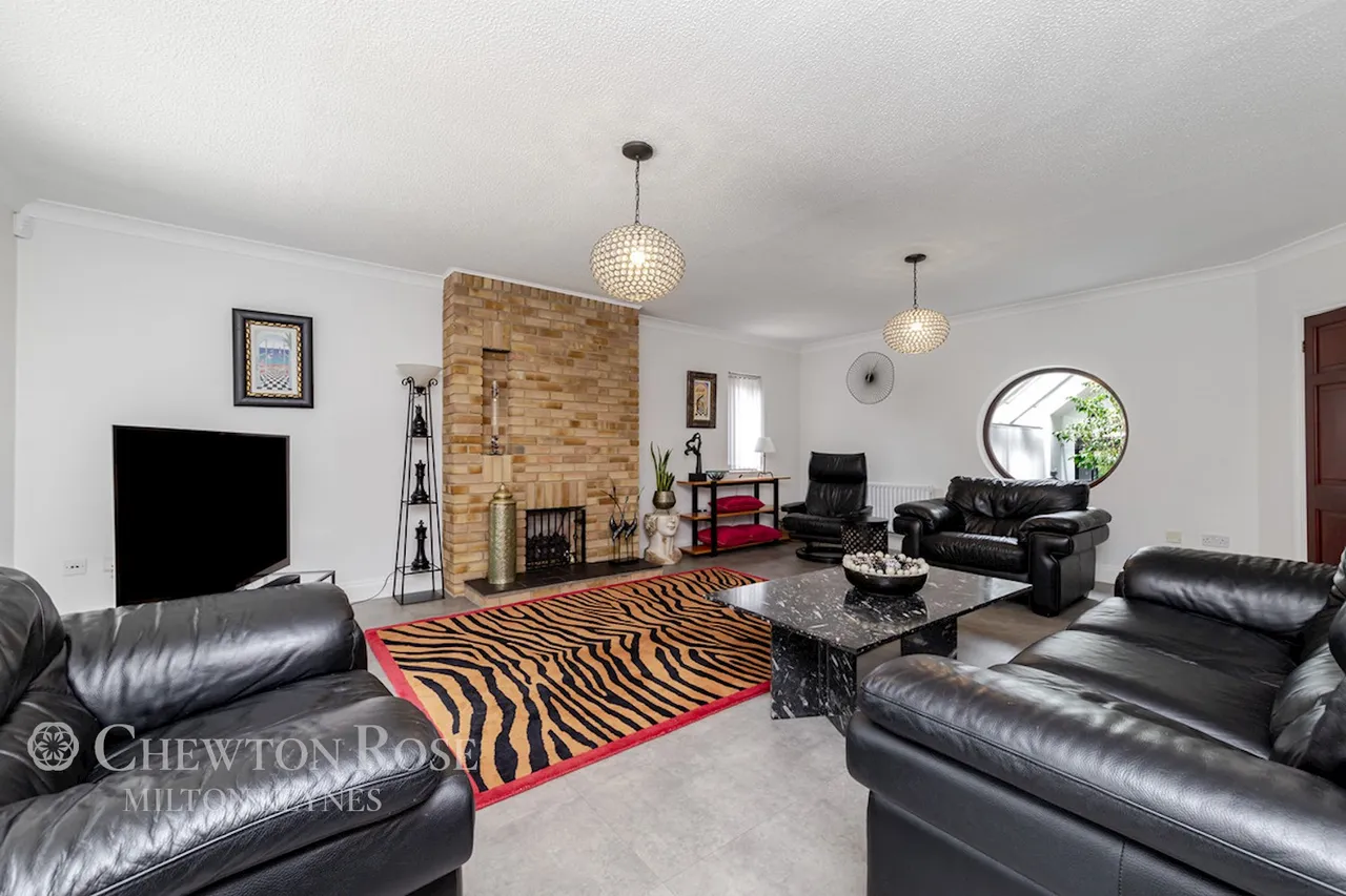 Redland Drive, Loughton, photo 12