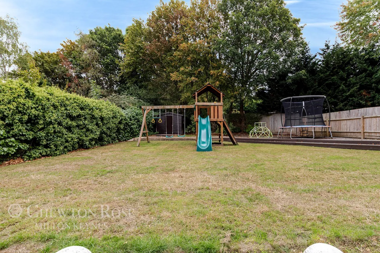 Redland Drive, Loughton, photo 41