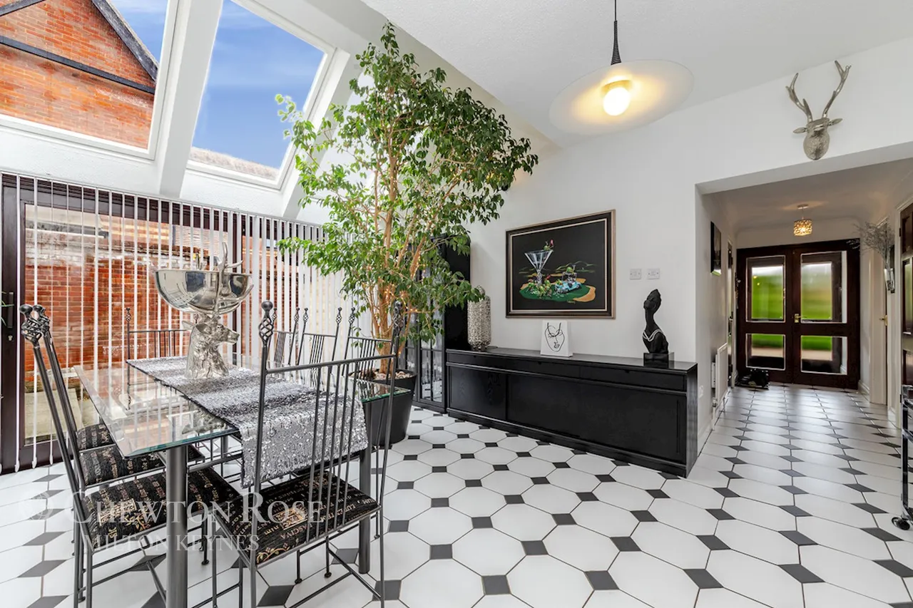 Redland Drive, Loughton, photo 10