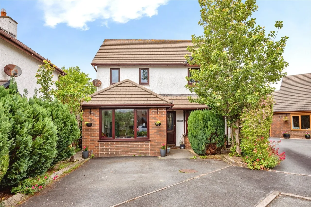 4 bed house for sale, Bow Street, SY24