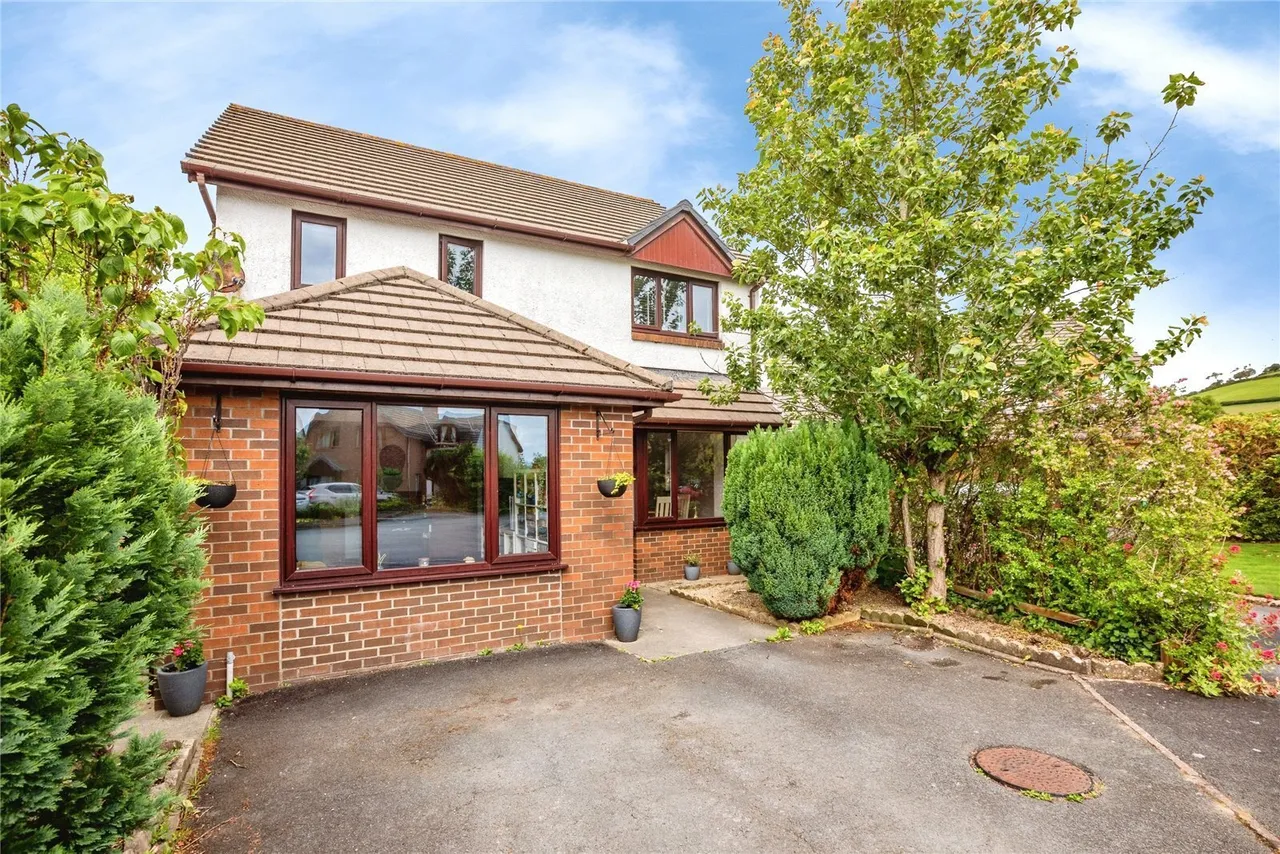 Bow Street, SY24, photo 3