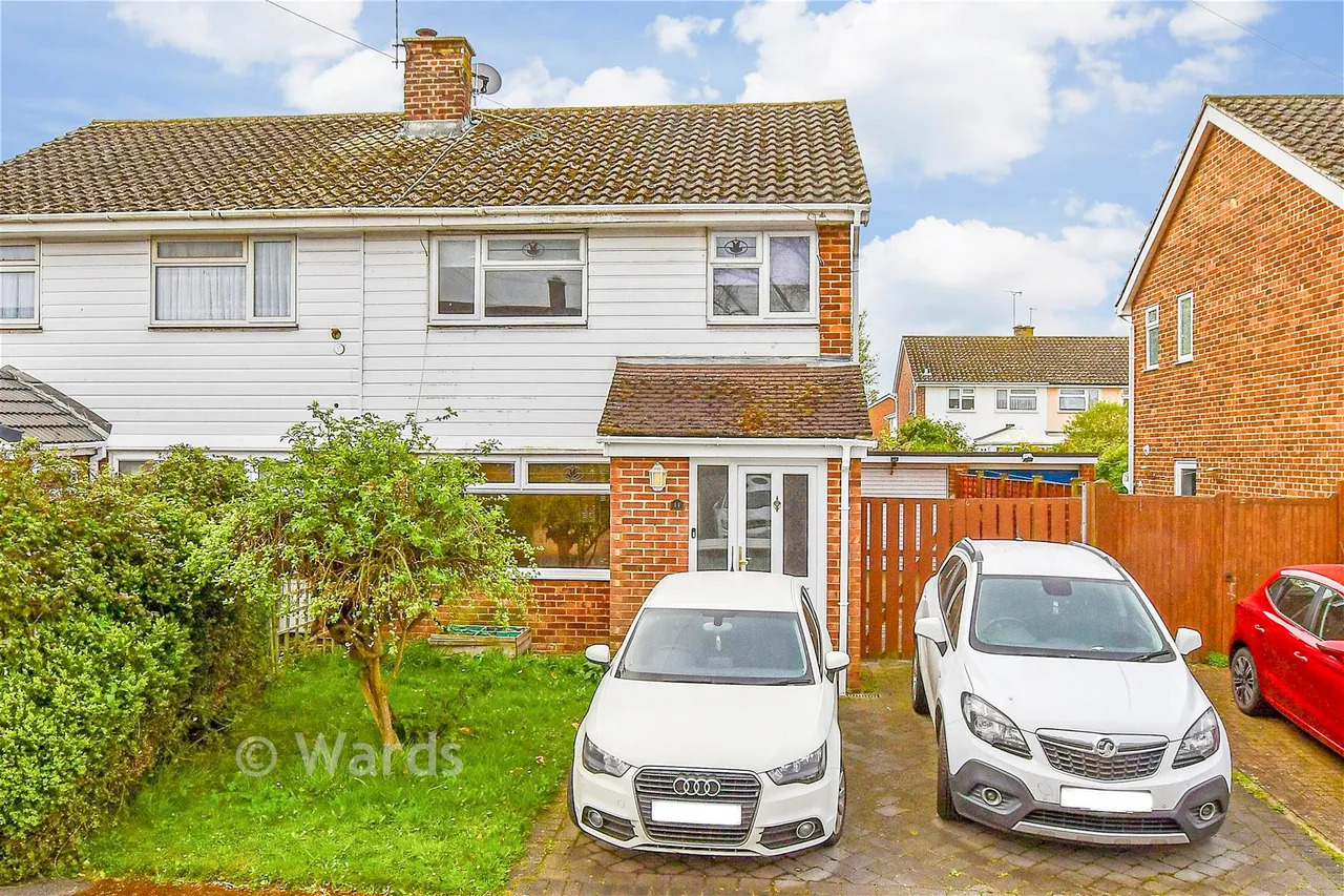 3 bed house for sale, Willow Crescent, Five Oak Green, TN12