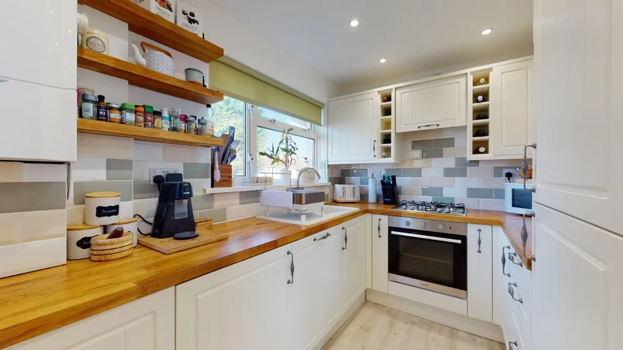 Stonedane Court, Faversham, ME13, photo 2