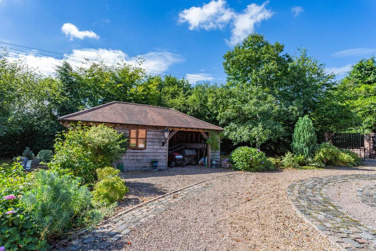 Swan Lane, Wildmoor, B61, photo 27