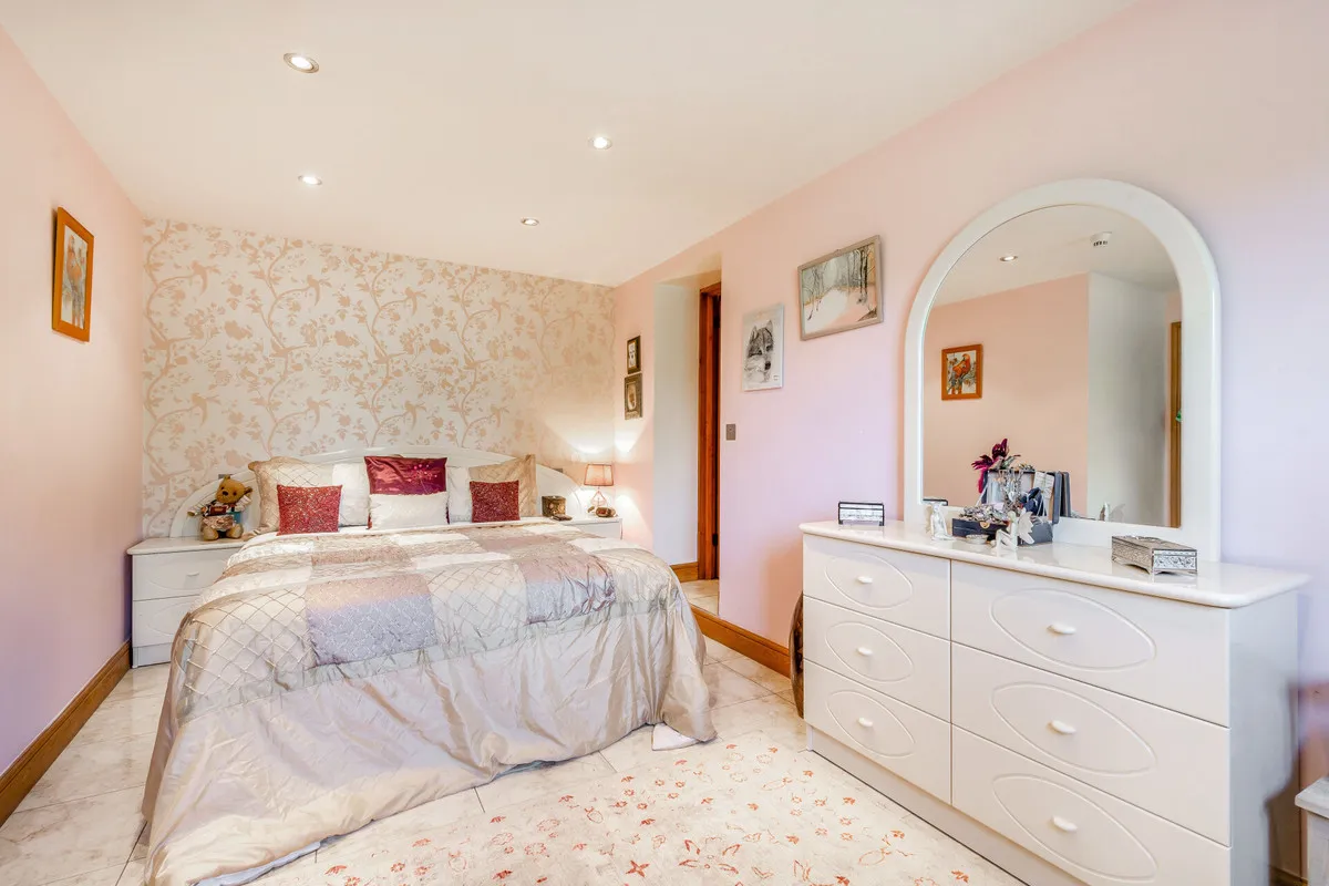 Swan Lane, Wildmoor, B61, photo 13