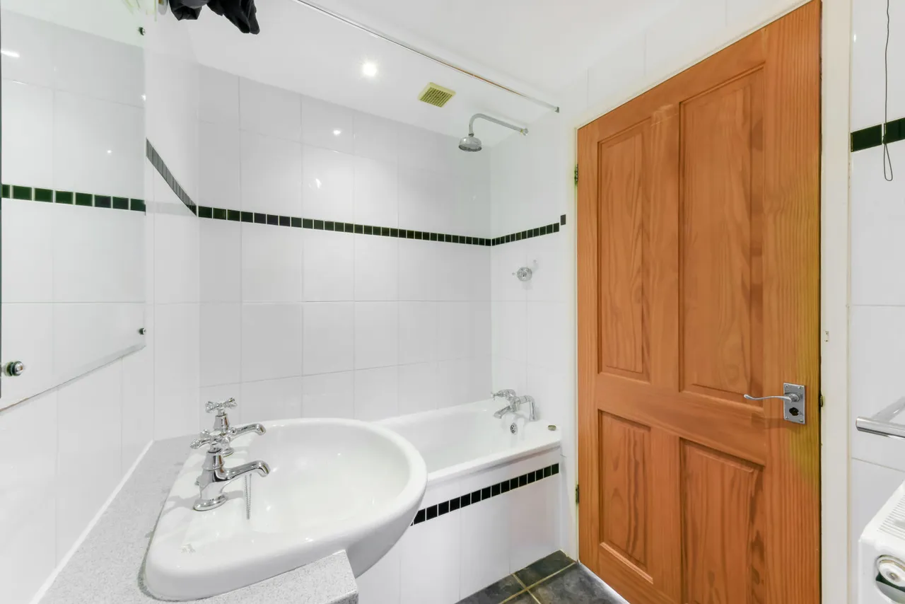 Russell Road, London, SW19, photo 6