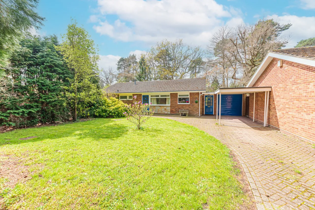 3 bed house for sale, Yockley Close, Camberley, GU15