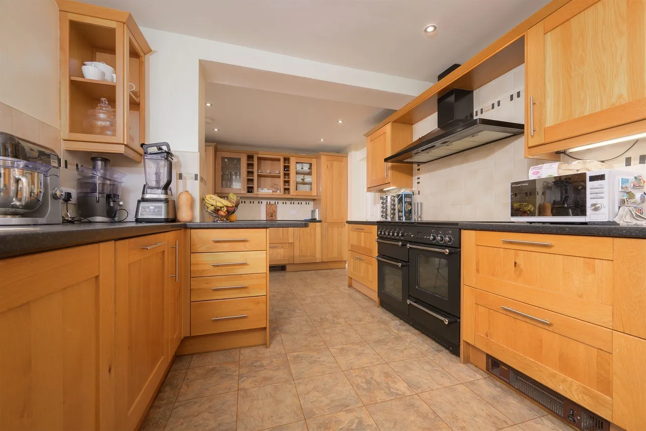 Henley Close, Kettering, NN15, photo 3