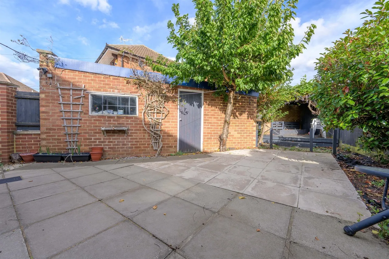 Henley Close, Kettering, NN15, photo 13