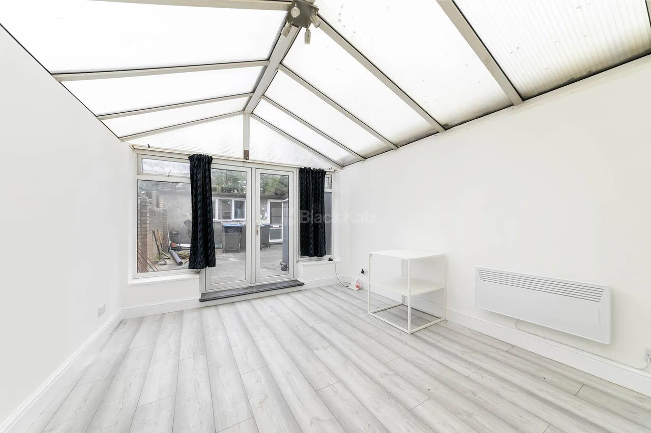 Dean Road, Willesden Green, NW2, photo 9