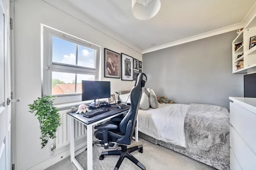 Florence Way, Knaphill, GU21, photo 7