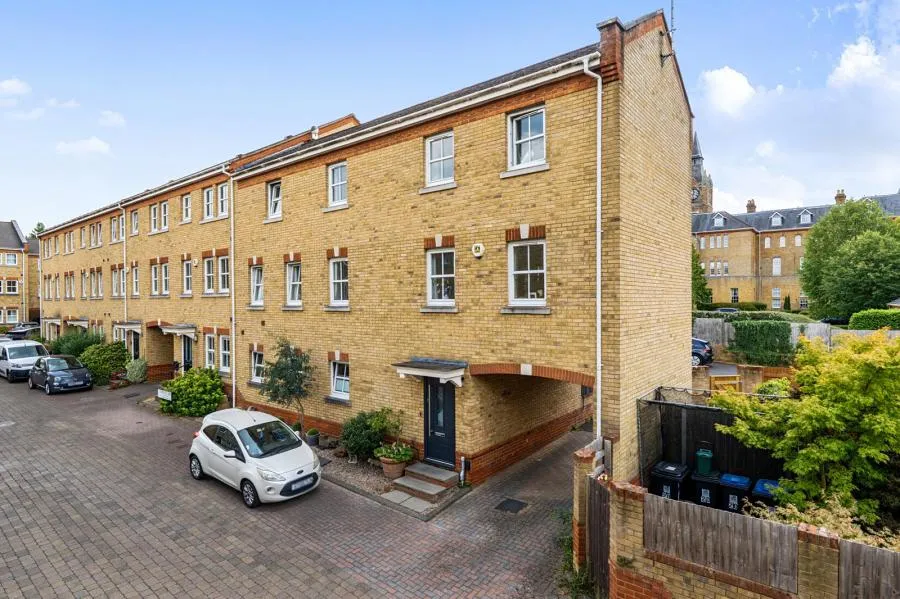 Florence Way, Knaphill, GU21, photo 4