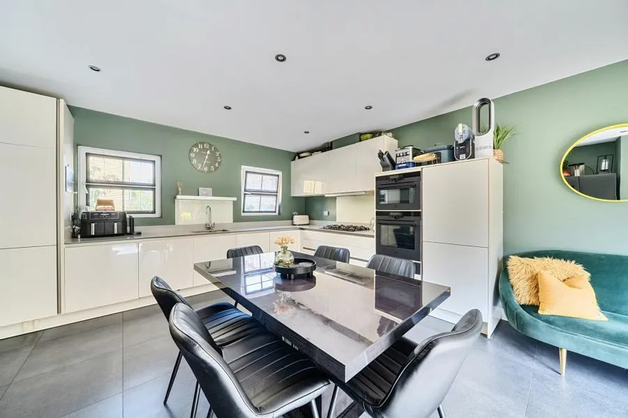 Florence Way, Knaphill, GU21, photo 14