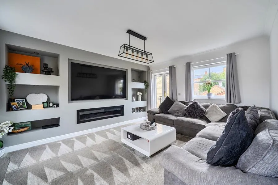 Florence Way, Knaphill, GU21, photo 2