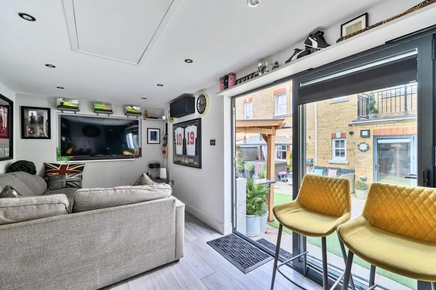 Florence Way, Knaphill, GU21, photo 10