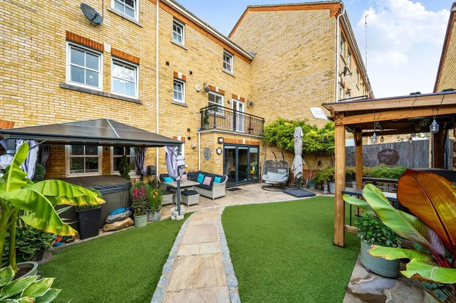 Florence Way, Knaphill, GU21, photo 6