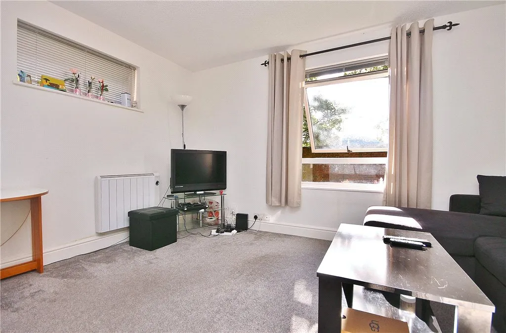 Moormede Crescent, Staines-upon-Thames, TW18, photo 5
