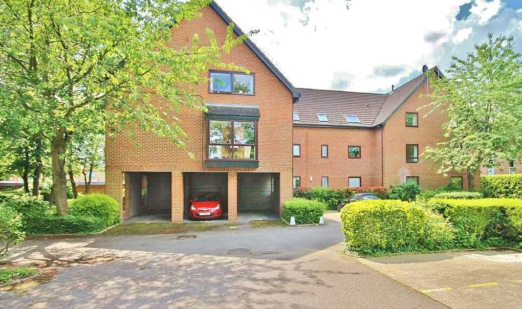 Moormede Crescent, Staines-upon-Thames, TW18, photo 7