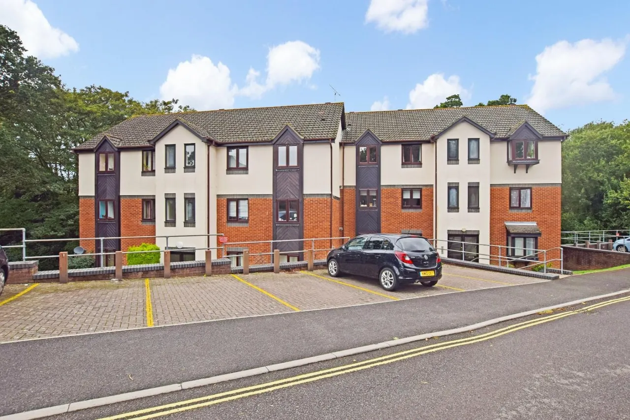 2 bed flat for sale — Briarswood, Southampton