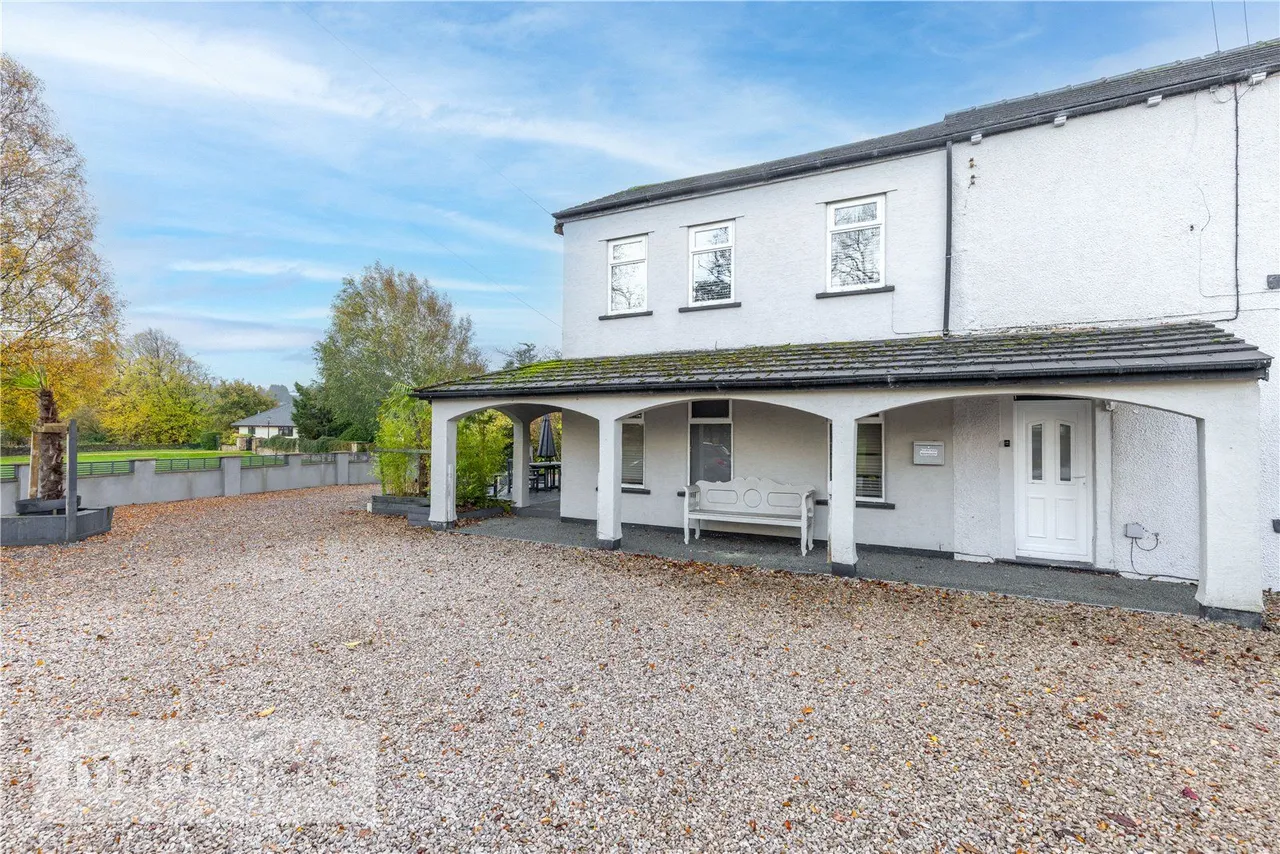 5 bed flat for sale, Lovely Hall Lane, Salesbury, BB1