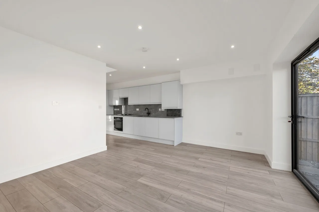 Kent Way, Surbiton, KT6, photo 6
