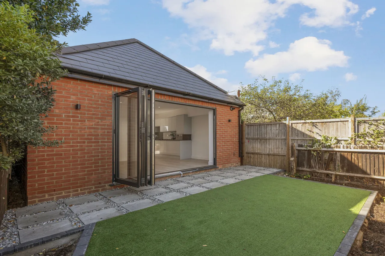 Kent Way, Surbiton, KT6, photo 12