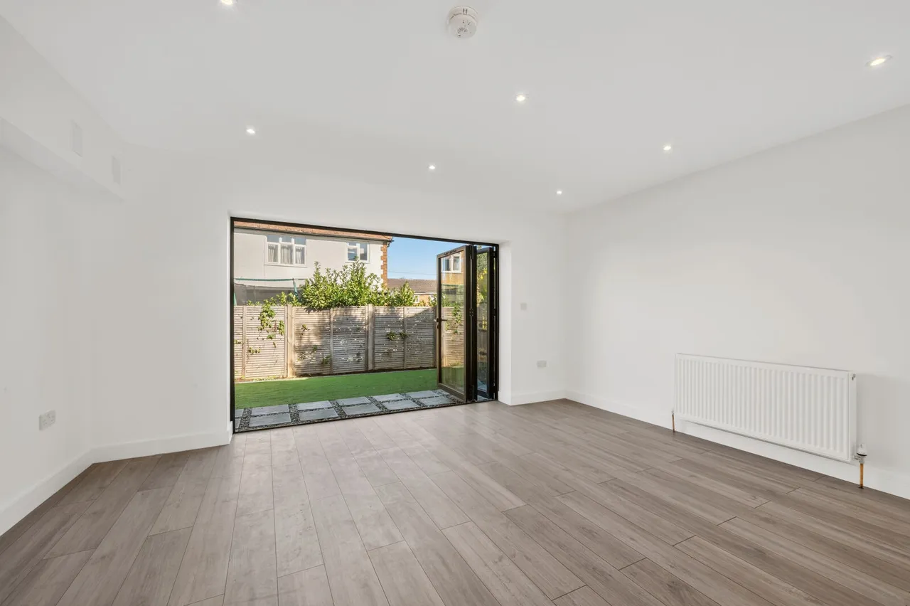 Kent Way, Surbiton, KT6, photo 3