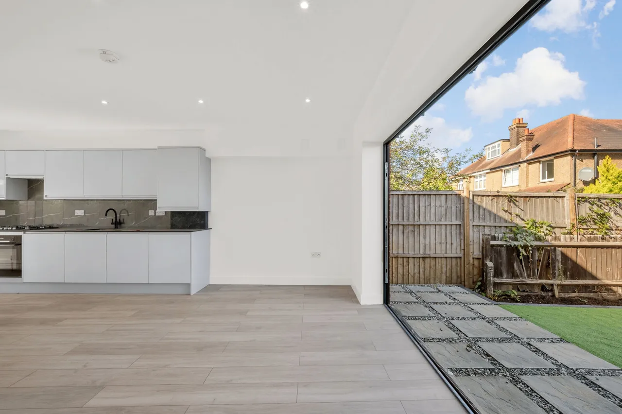 Kent Way, Surbiton, KT6, photo 2