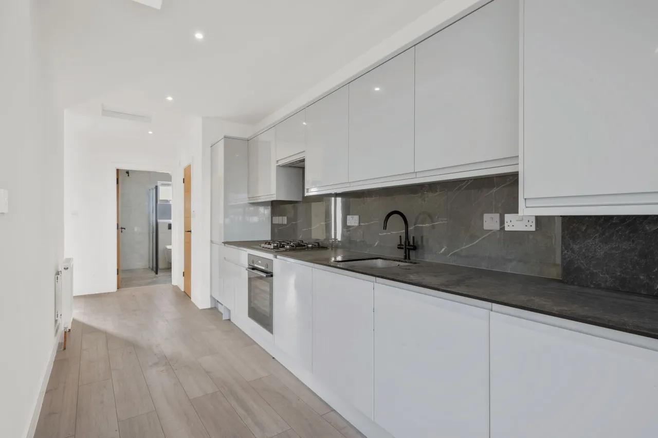 Kent Way, Surbiton, KT6, photo 7