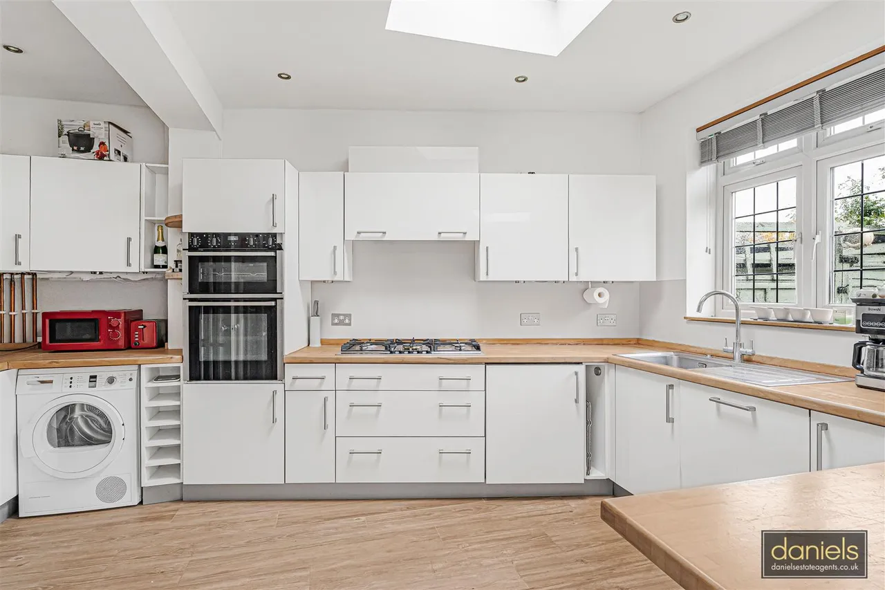 Medway Gardens, Wembley, HA0, photo 9