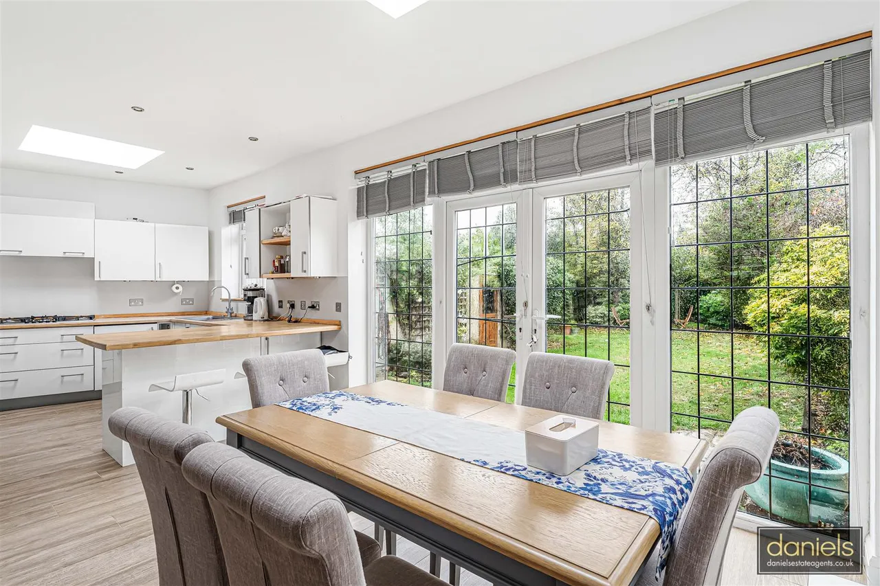 Medway Gardens, Wembley, HA0, photo 10