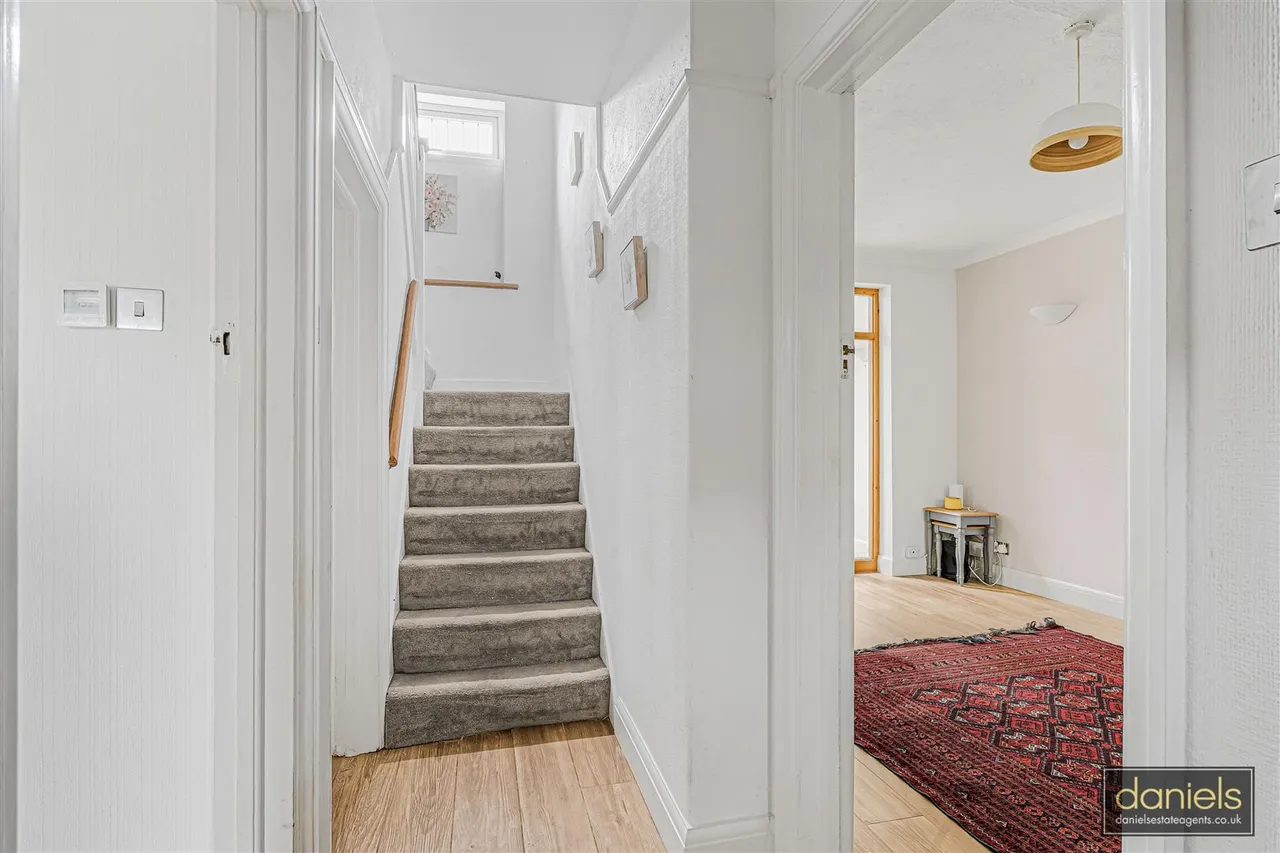Medway Gardens, Wembley, HA0, photo 5