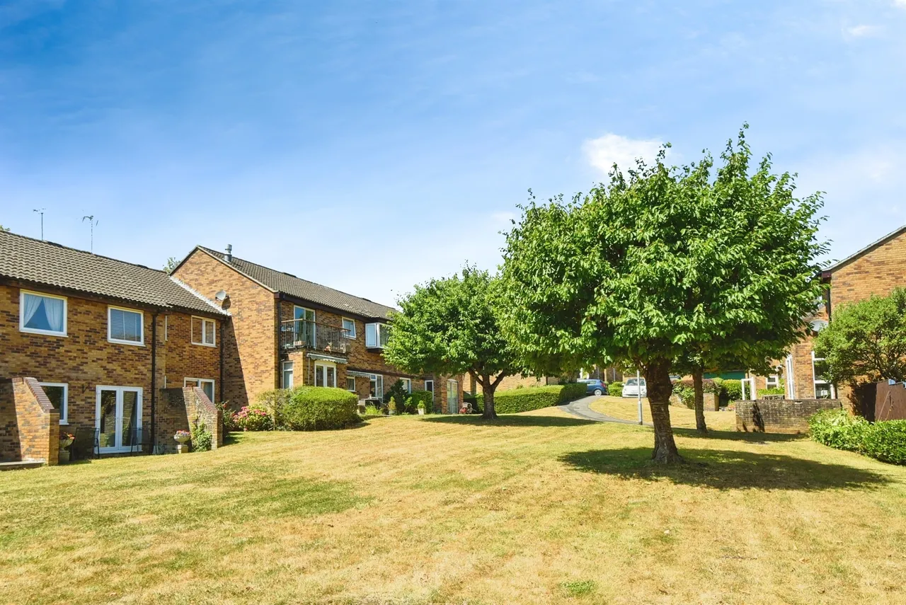 2 bed house for sale, The Weavers, Swindon, SN3