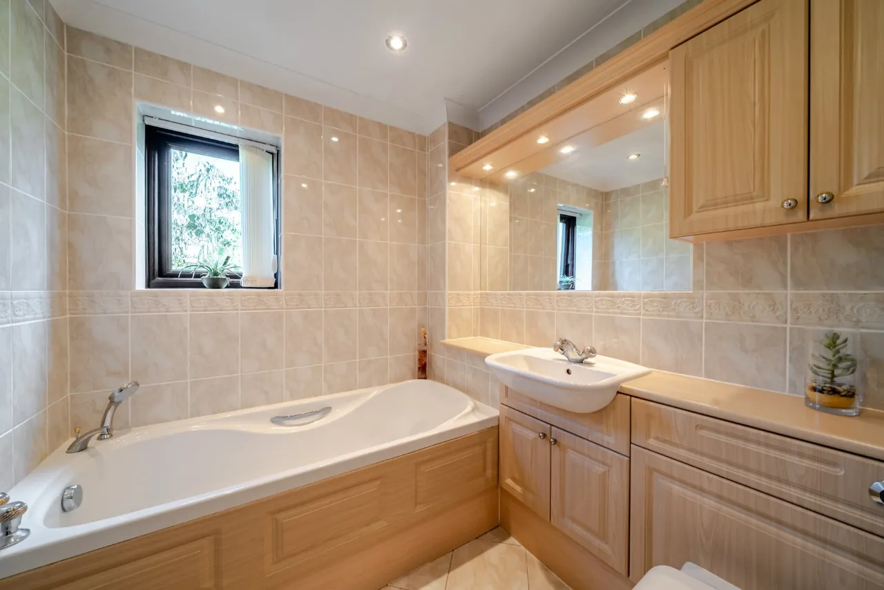 Medstead Road, Beech, GU34, photo 8