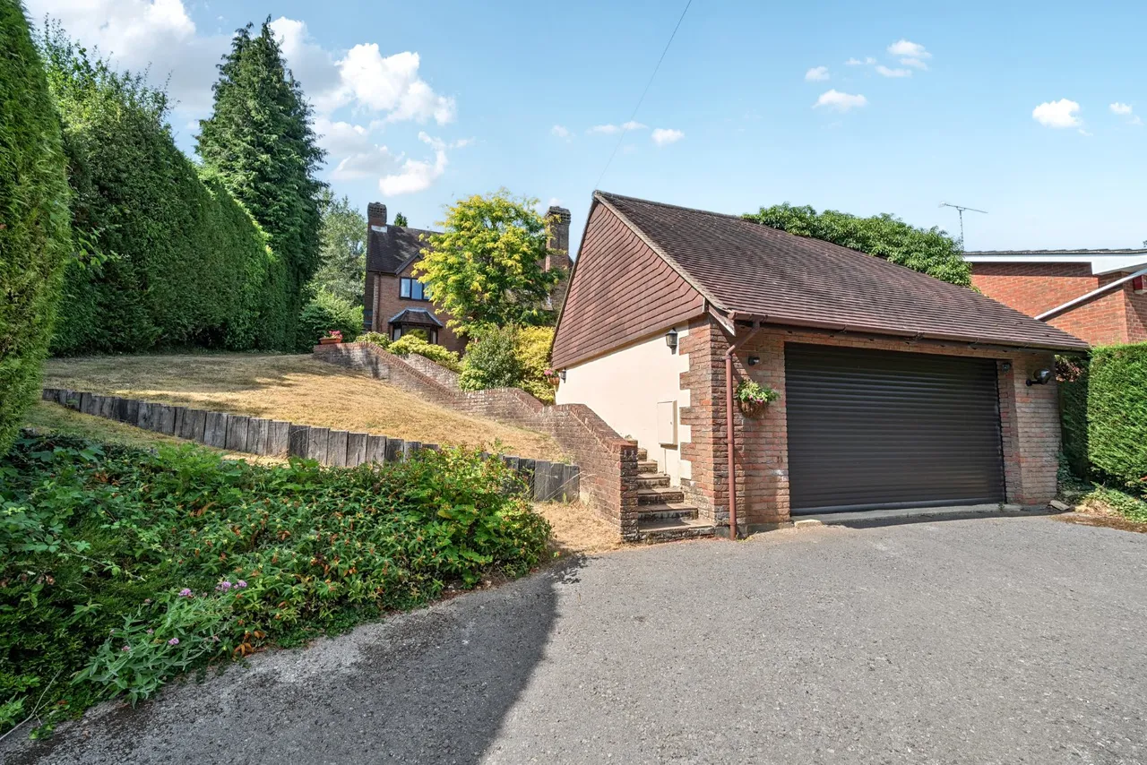 Medstead Road, Beech, GU34, photo 15