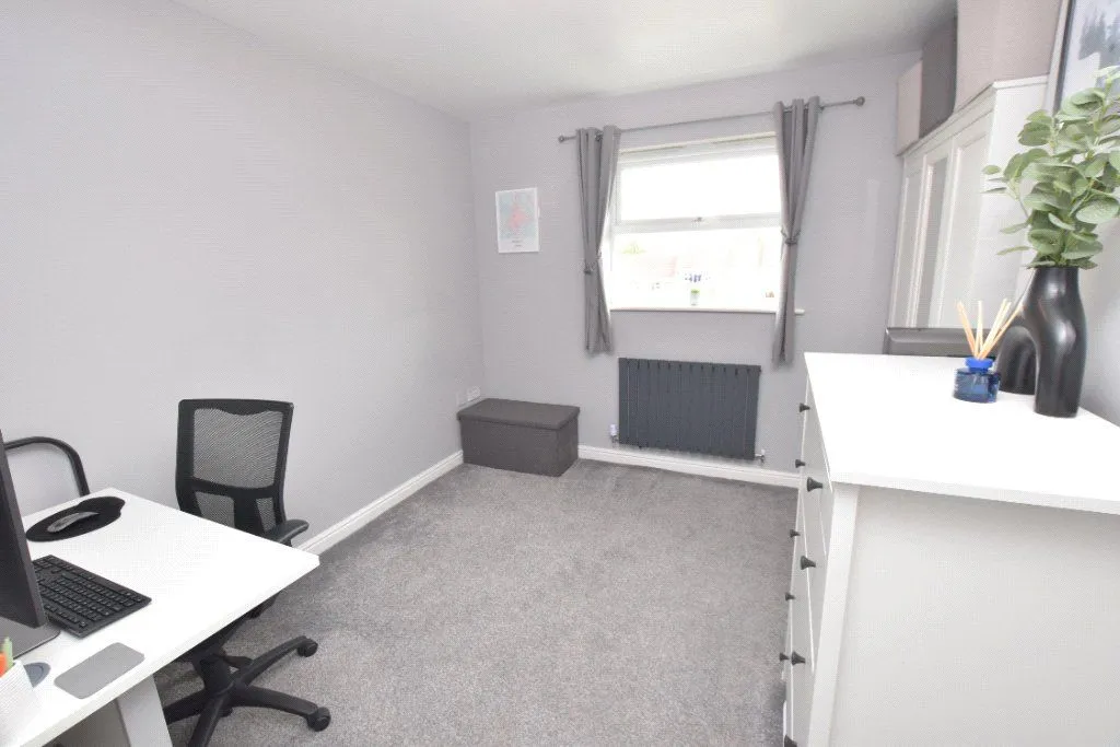 Blue Hill Lane, Wortley, LS12, photo 6