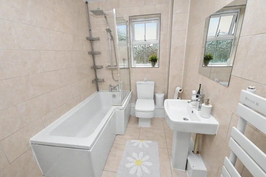 Blue Hill Lane, Wortley, LS12, photo 8