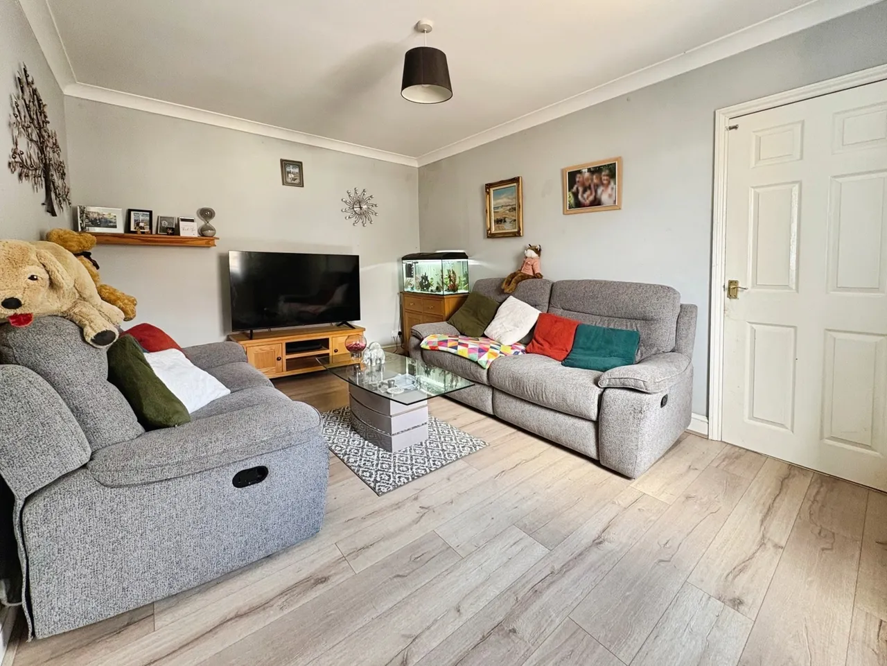 Carfax Avenue, Tongham, Surrey, GU10 1BD, photo 11