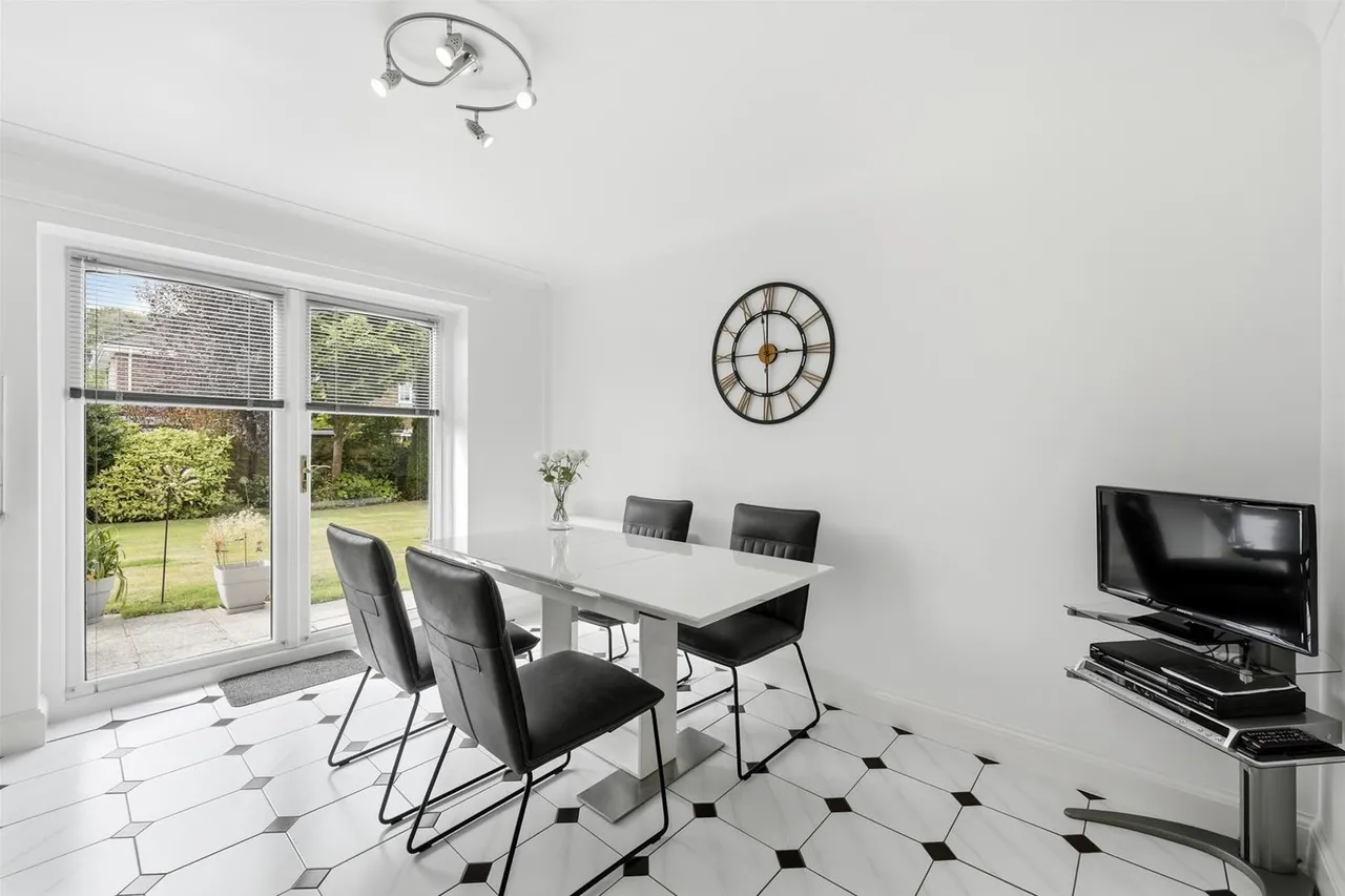 Lindrick Close, Tytherington, photo 11