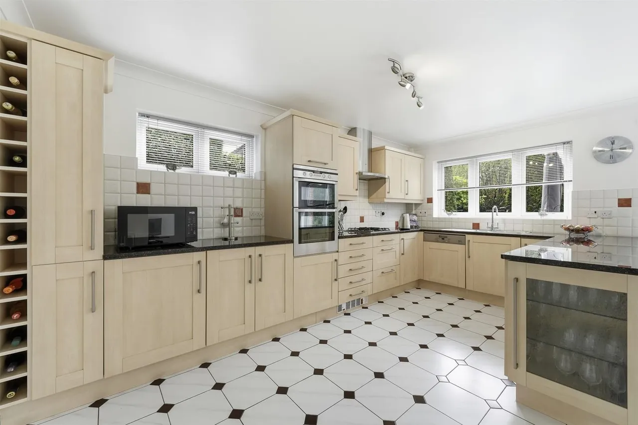 Lindrick Close, Tytherington, photo 10