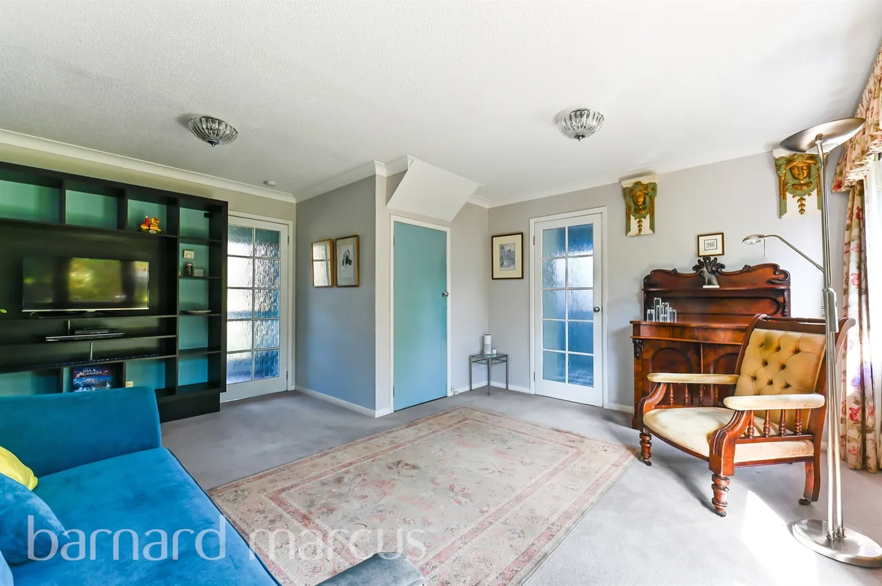 Fairfield Close, Ewell, KT19, photo 10
