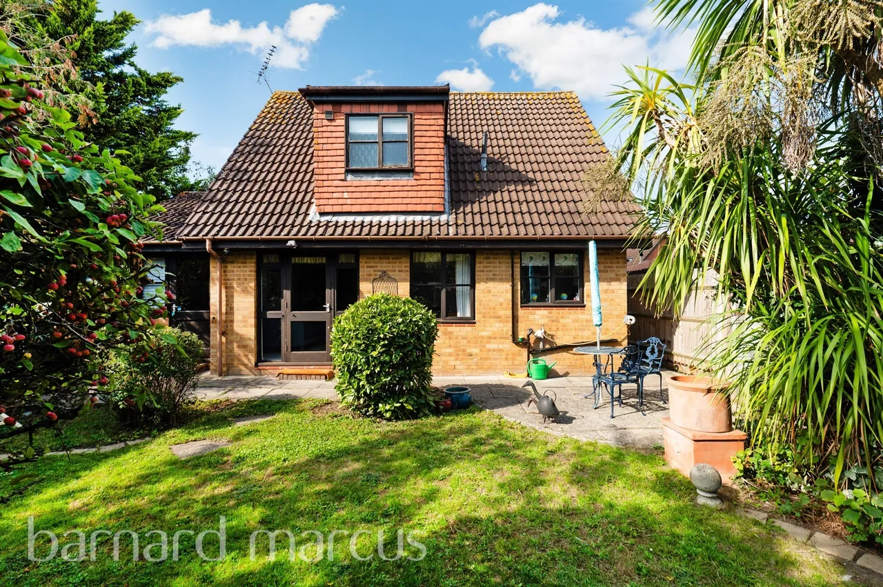 Fairfield Close, Ewell, KT19, photo 12