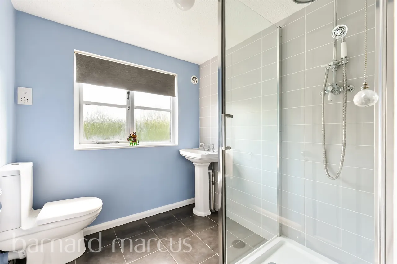 Fairfield Close, Ewell, KT19, photo 8