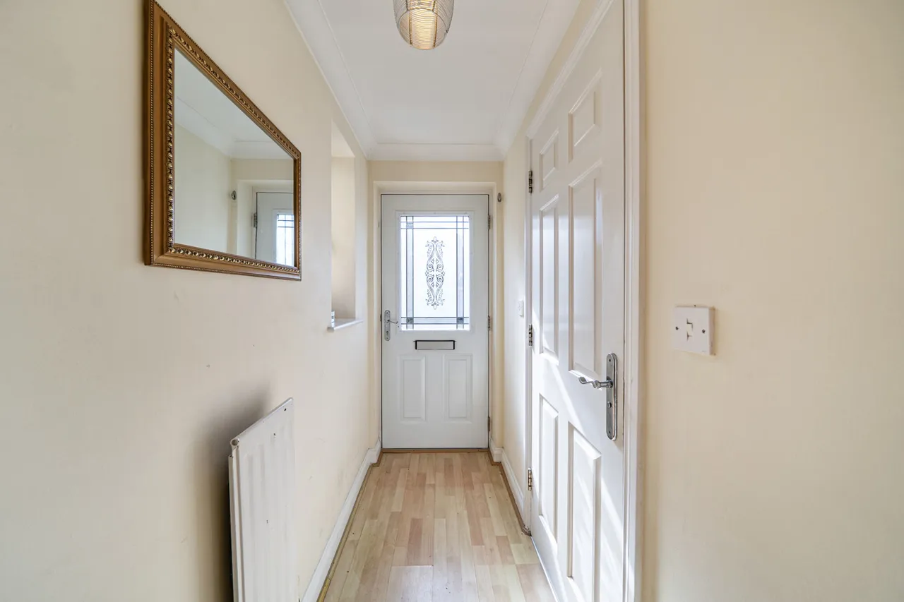 A Superb Three-Bedroom Home in a Prime Hillingdon Location, UB8, photo 15