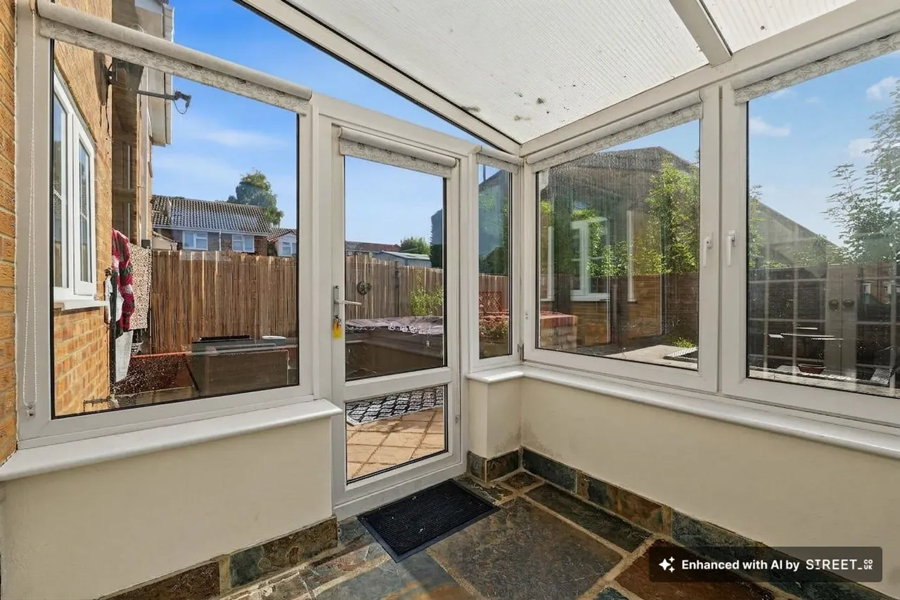 Edinburgh Close, Market Harborough, LE16, photo 4
