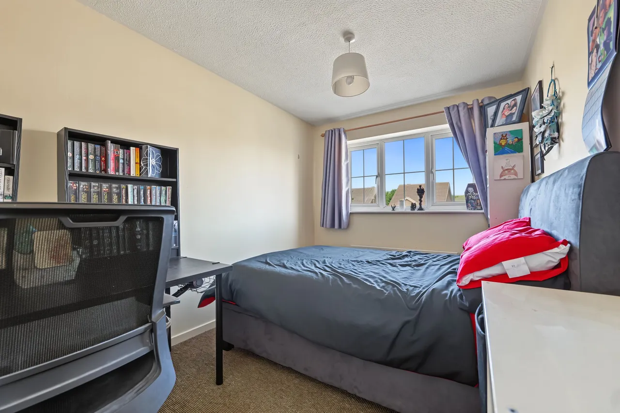 Edinburgh Close, Market Harborough, LE16, photo 8