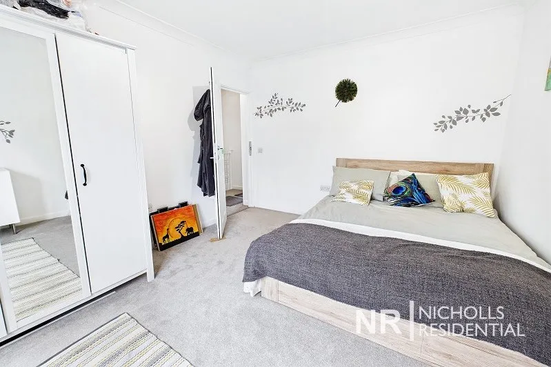 Selwood Road, Chessington, KT9, photo 15