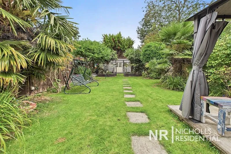Selwood Road, Chessington, KT9, photo 2