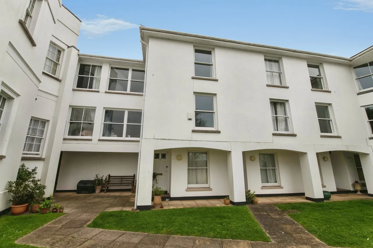 3 bed house for sale — Colleton Crescent, Exeter